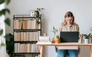 PC qui ne démarre plus ? Le guide ultime pour lui redonner vie ! 2 Femme Pc